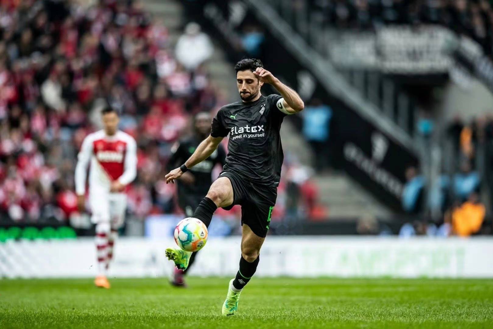 澳亚国际登录-门兴主场逼平多特蒙德，保持榜首争夺态势的简单介绍