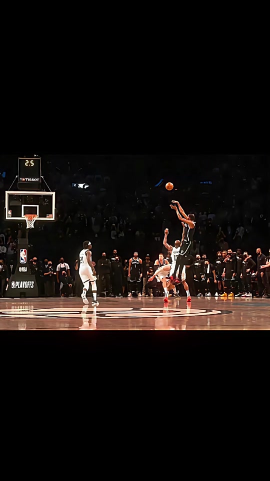 澳亚国际平台官网-篮网大胜雷霆，杜兰特单节狂砍分