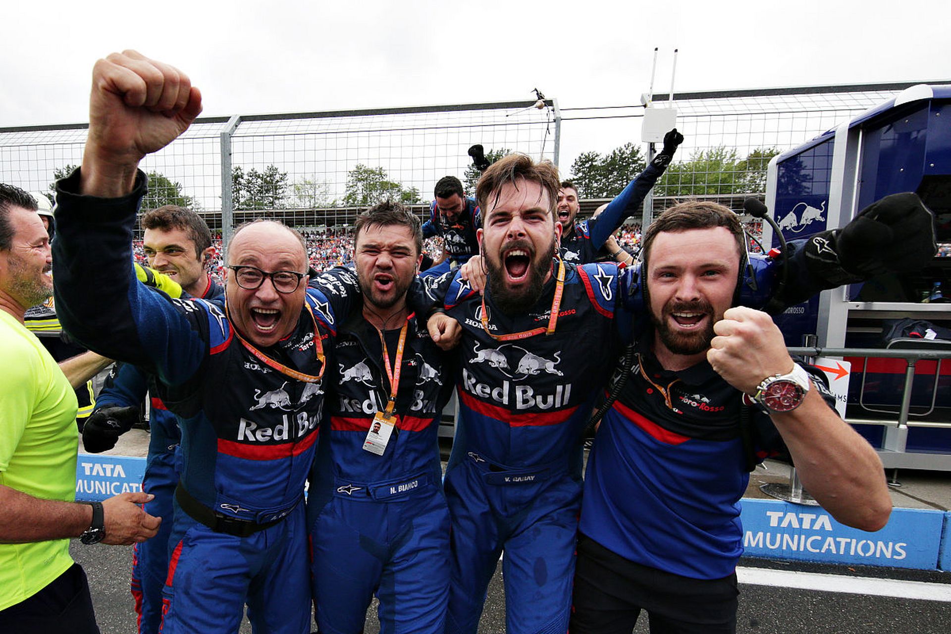 -斯图加特主场大胜，稳扎稳打