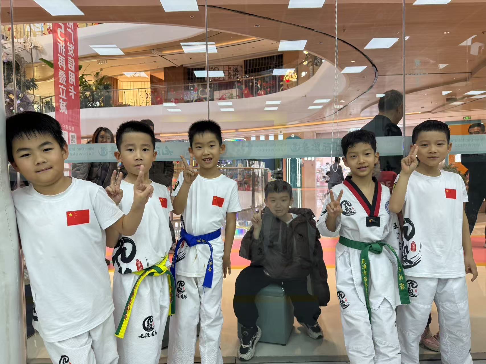 澳亚国际平台官网-跆拳道比赛竞技激烈，选手拚搏争胜的简单介绍